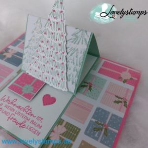 Weihnachtskarte mit Baum in Rosa