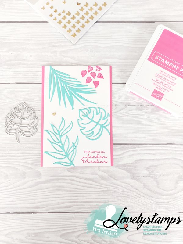 Karte in Bonbonrosa und Jade mit Tropischen Blättern